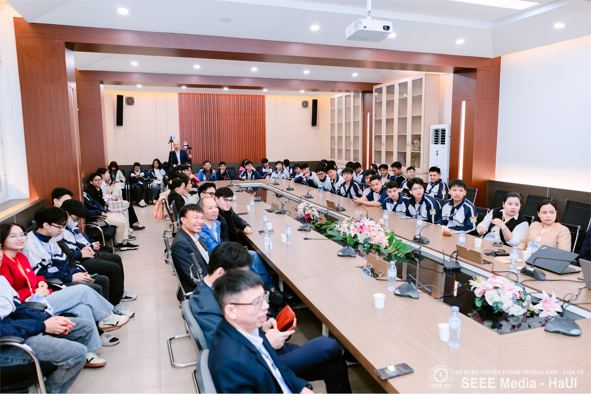 Sôi động Sky Target Challenge 2025 tại Trường Điện – Điện tử, kết nối đam mê công nghệ học sinh – sinh viên