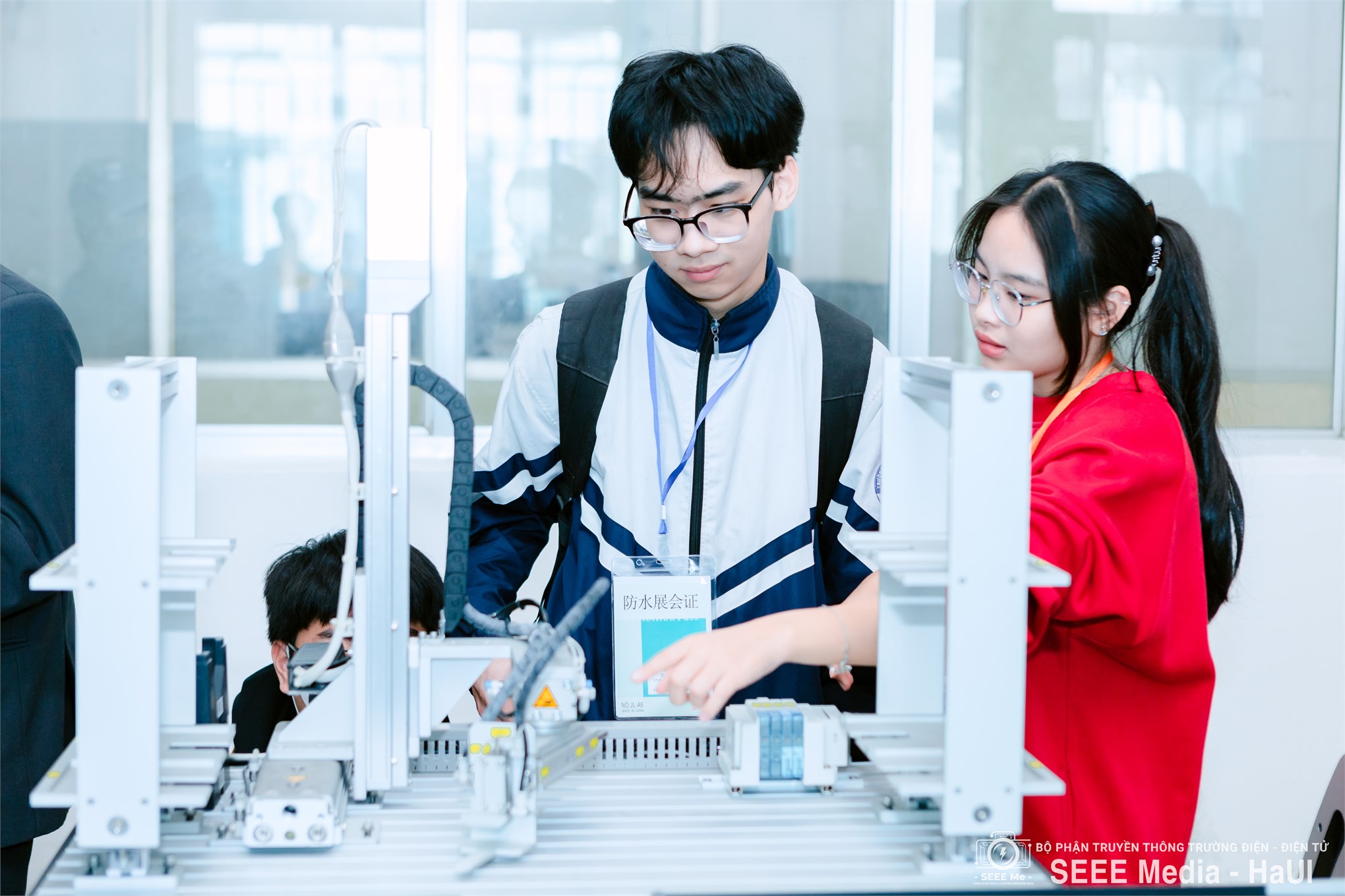 Sôi động Sky Target Challenge 2025 tại Trường Điện – Điện tử, kết nối đam mê công nghệ học sinh – sinh viên