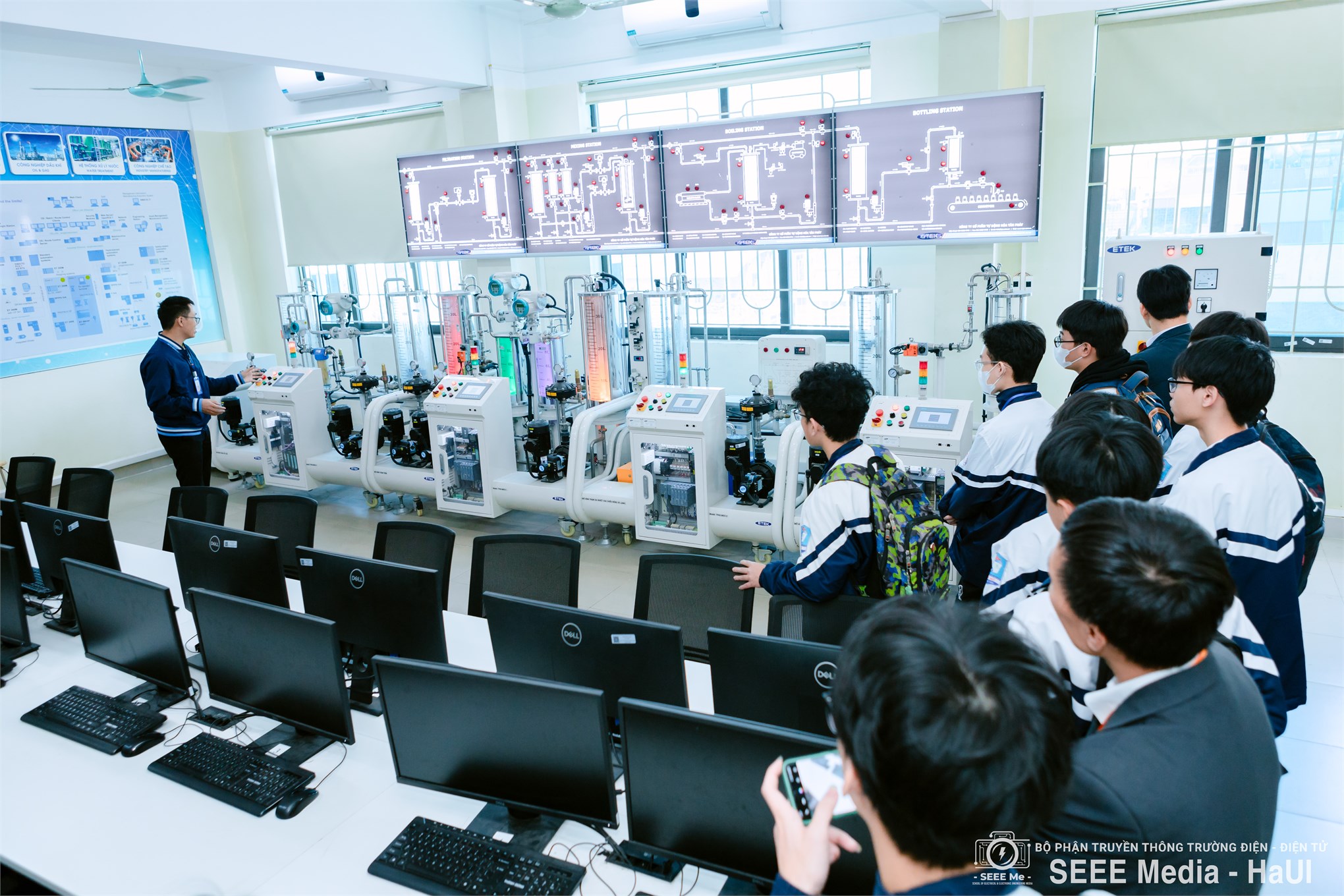 Sôi động Sky Target Challenge 2025 tại Trường Điện – Điện tử, kết nối đam mê công nghệ học sinh – sinh viên