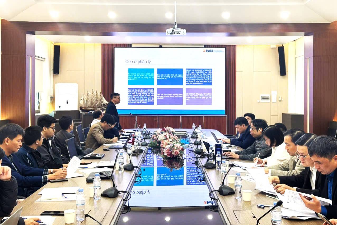 Hội thảo lấy ý kiến xây dựng chương trình đào tạo thạc sĩ Kỹ thuật Điều khiển và Tự động hóa tại Trường Điện – Điện tử