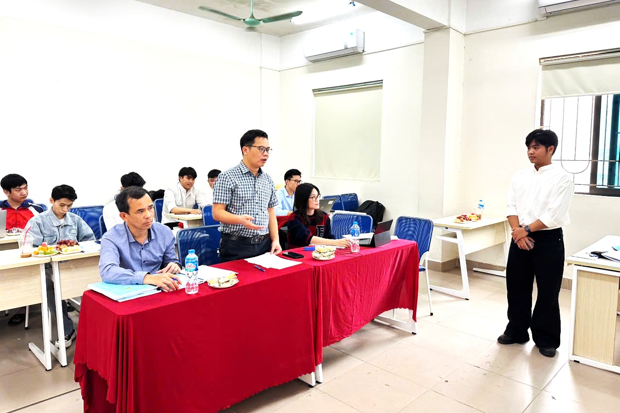 Từ giảng đường đến doanh nghiệp: Gần 200 sinh viên Trường Điện – Điện tử tự tin bước vào thị trường lao động chất lượng cao