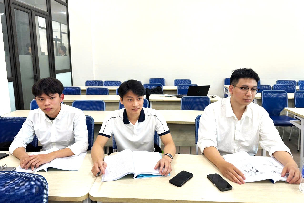 Từ giảng đường đến doanh nghiệp: Gần 200 sinh viên Trường Điện – Điện tử tự tin bước vào thị trường lao động chất lượng cao