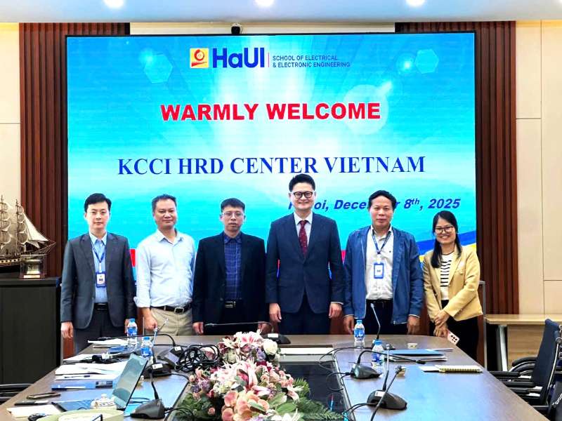 Trường Điện – Điện tử làm việc với HRD KCCI Việt Nam, mở rộng cơ hội việc làm quốc tế cho sinh viên
