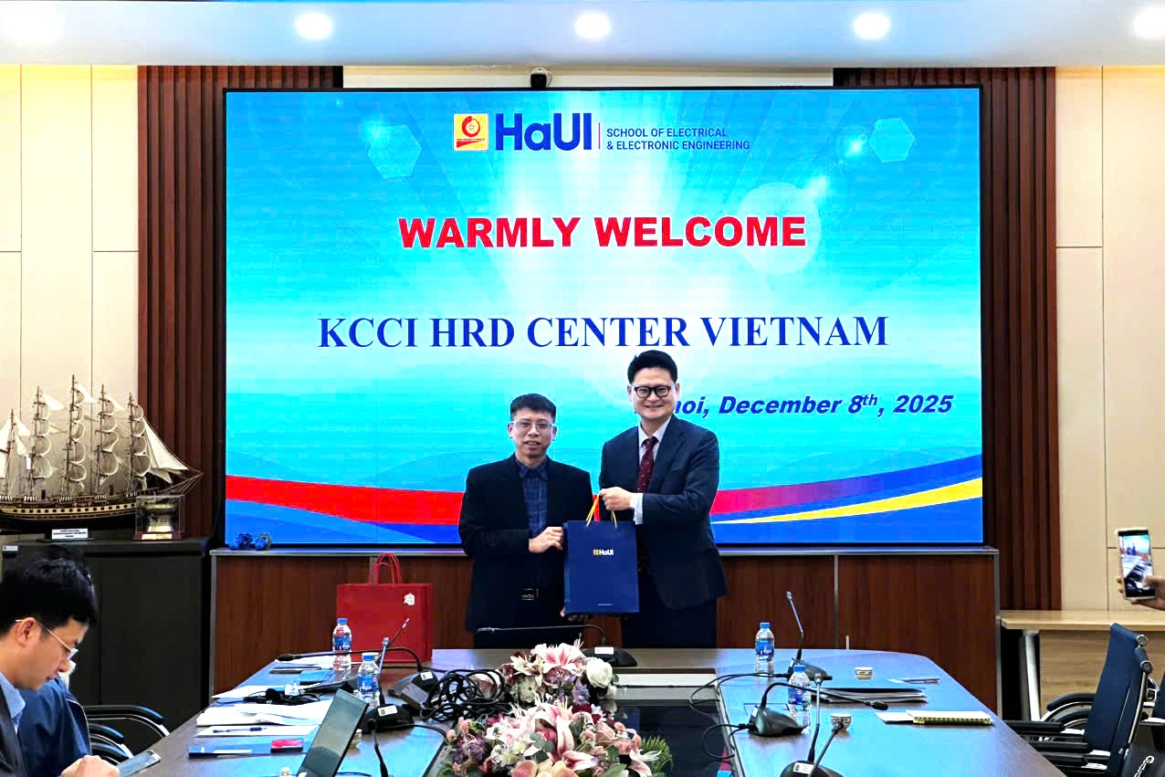 Trường Điện – Điện tử làm việc với HRD KCCI Việt Nam, mở rộng cơ hội việc làm quốc tế cho sinh viên