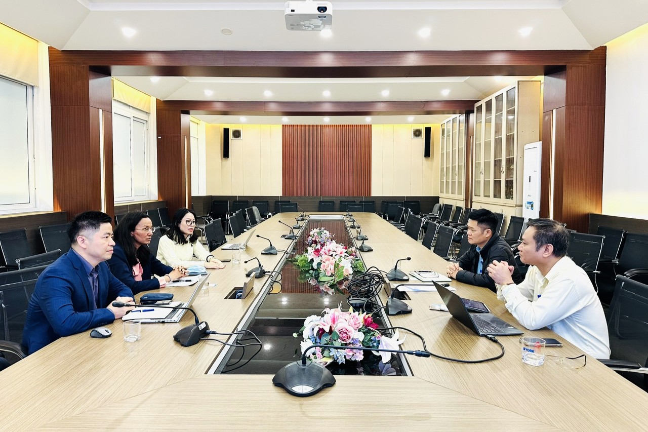 Trường Điện – Điện tử tăng cường hợp tác với Công ty TNHH Exquisite Power Việt Nam