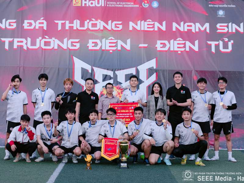 SEEE Supercup Season I 2025 – giải bóng đá nam sinh viên Trường Điện – Điện tử khép lại với nhiều dấu ấn