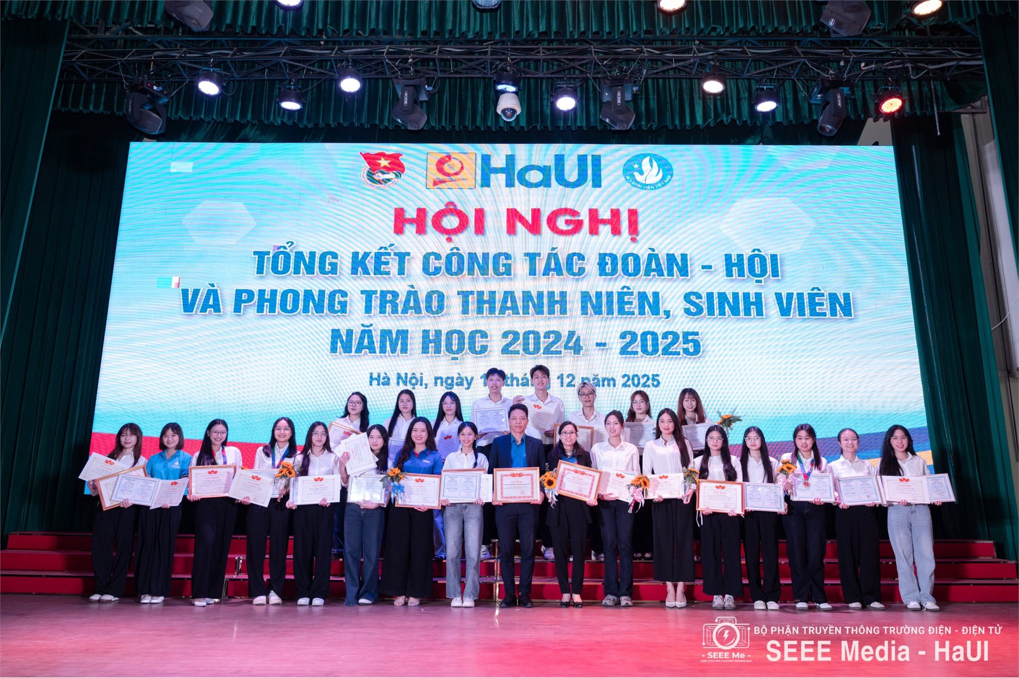 Trường Điện – Điện tử ghi dấu ấn với nhiều thành tích tiêu biểu tại Hội nghị tổng kết công tác Đoàn – Hội năm học 2024–2025