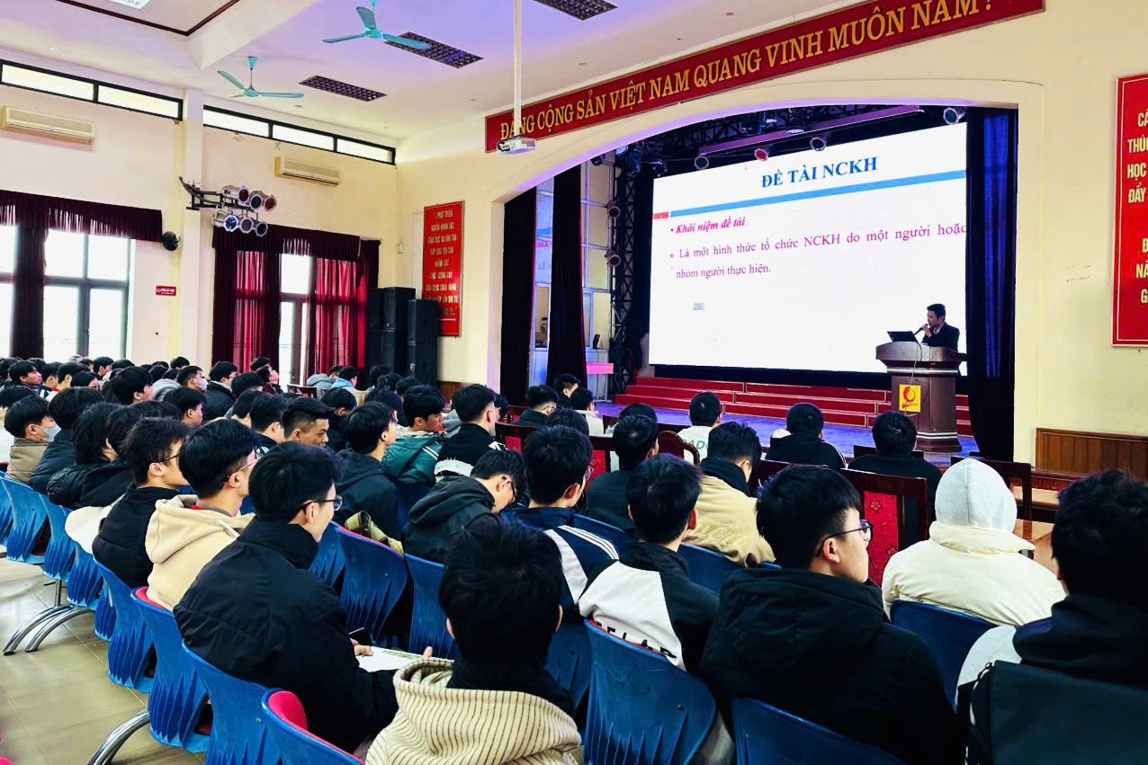 Trường Điện – Điện tử nâng cao năng lực nghiên cứu khoa học cho sinh viên thông qua chương trình tập huấn chuyên sâu