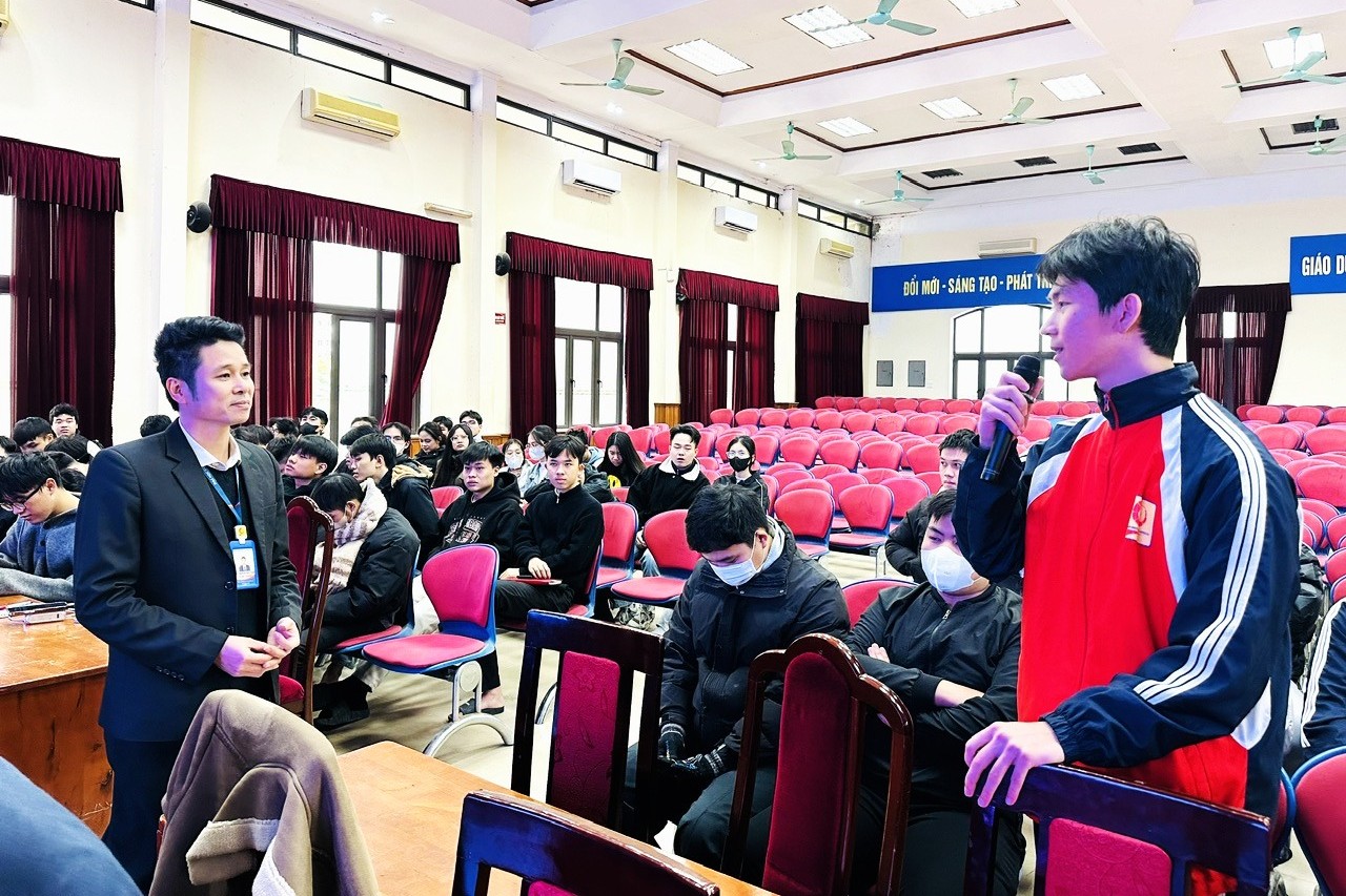 Trường Điện – Điện tử nâng cao năng lực nghiên cứu khoa học cho sinh viên thông qua chương trình tập huấn chuyên sâu