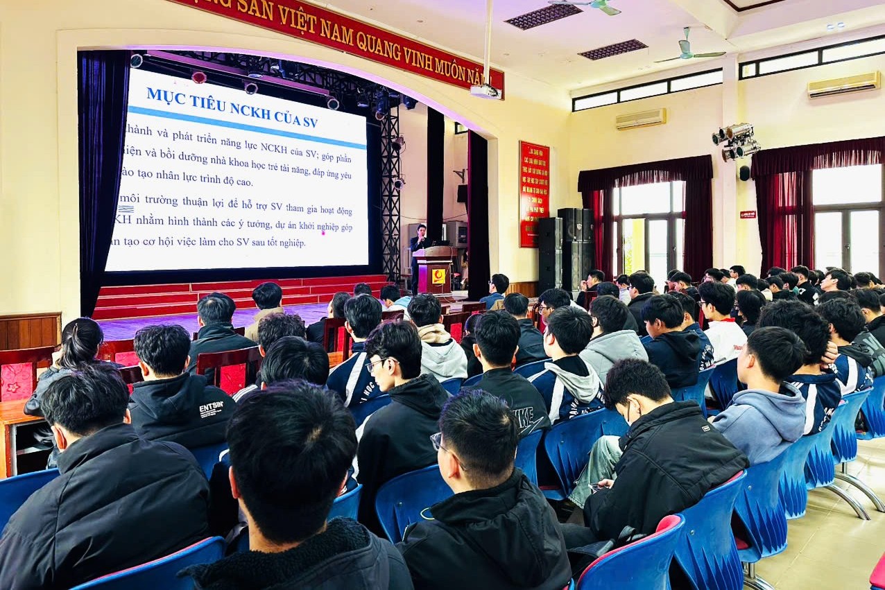 Trường Điện – Điện tử nâng cao năng lực nghiên cứu khoa học cho sinh viên thông qua chương trình tập huấn chuyên sâu