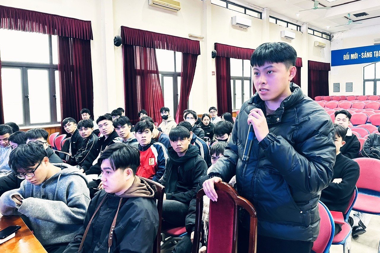 Trường Điện – Điện tử nâng cao năng lực nghiên cứu khoa học cho sinh viên thông qua chương trình tập huấn chuyên sâu