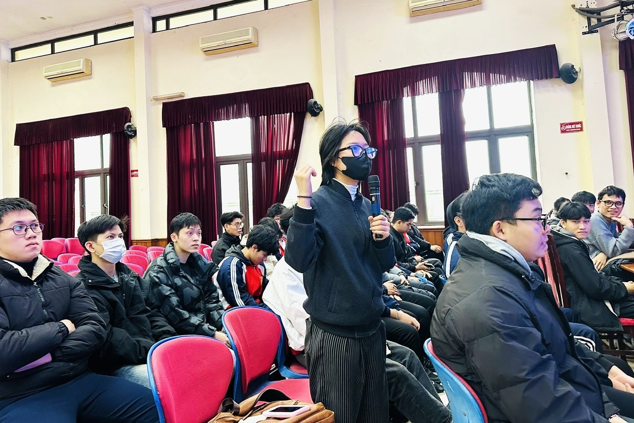 Trường Điện – Điện tử nâng cao năng lực nghiên cứu khoa học cho sinh viên thông qua chương trình tập huấn chuyên sâu