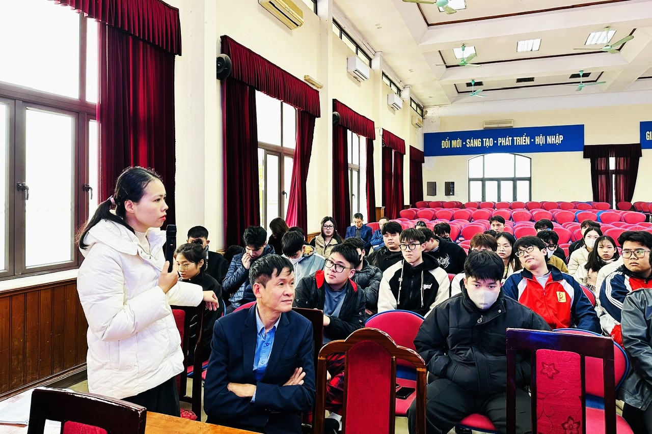 Trường Điện – Điện tử tổ chức Hội nghị Lớp trưởng – Bí thư Chi đoàn năm học 2025–2026