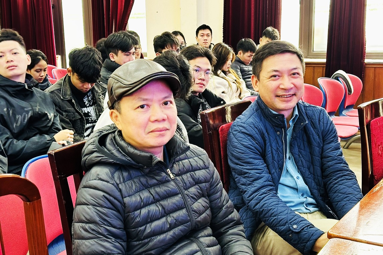 Trường Điện – Điện tử tổ chức Hội nghị Lớp trưởng – Bí thư Chi đoàn năm học 2025–2026