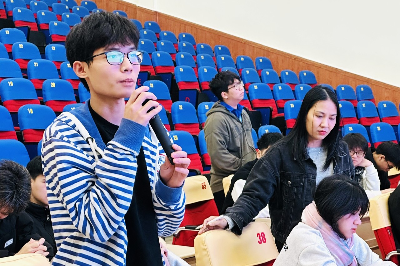 Trường Điện – Điện tử tổ chức Hội nghị Lớp trưởng – Bí thư Chi đoàn năm học 2025–2026