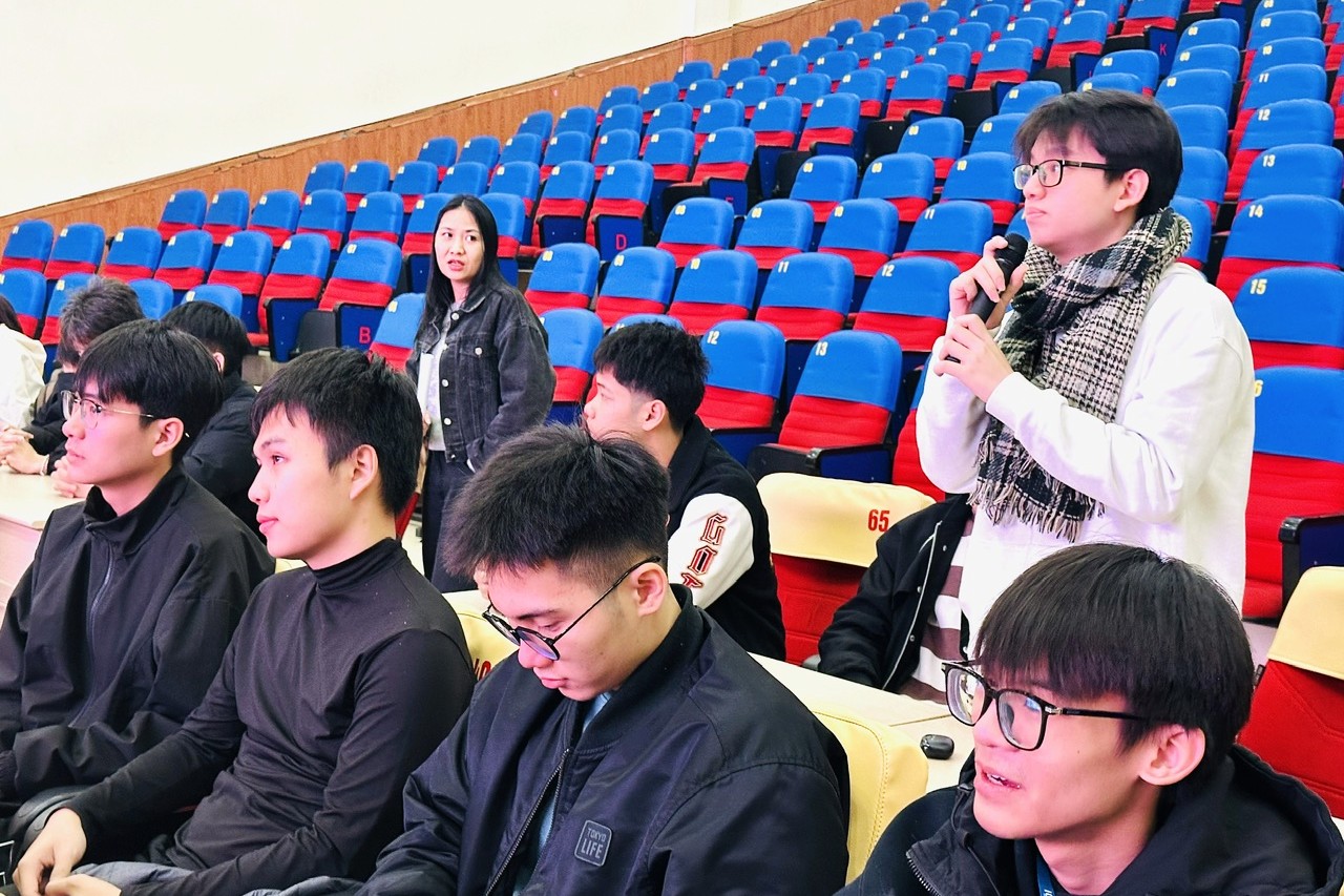 Trường Điện – Điện tử tổ chức Hội nghị Lớp trưởng – Bí thư Chi đoàn năm học 2025–2026