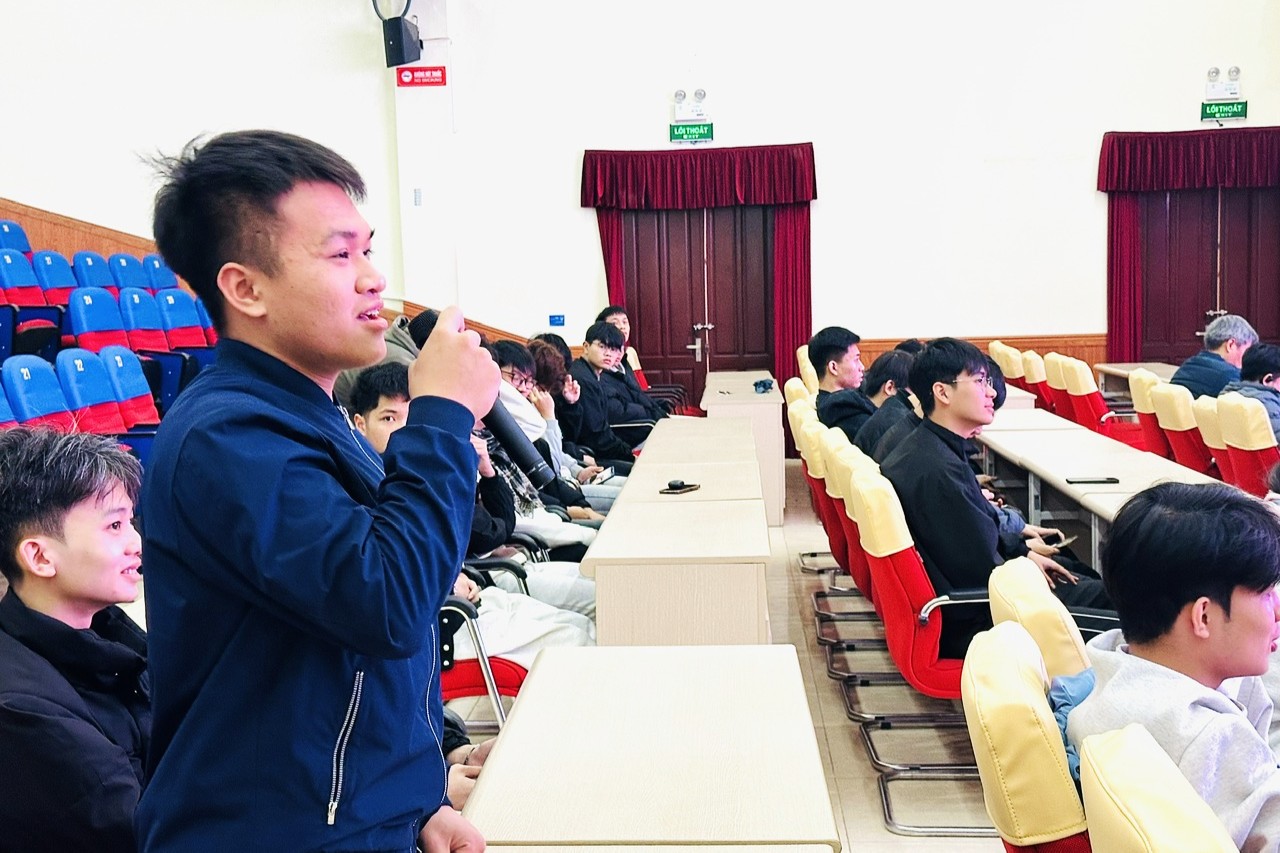 Trường Điện – Điện tử tổ chức Hội nghị Lớp trưởng – Bí thư Chi đoàn năm học 2025–2026