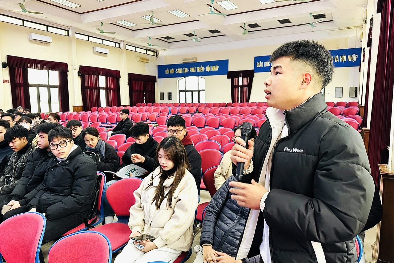 Trường Điện – Điện tử tổ chức Hội nghị Lớp trưởng – Bí thư Chi đoàn năm học 2025–2026