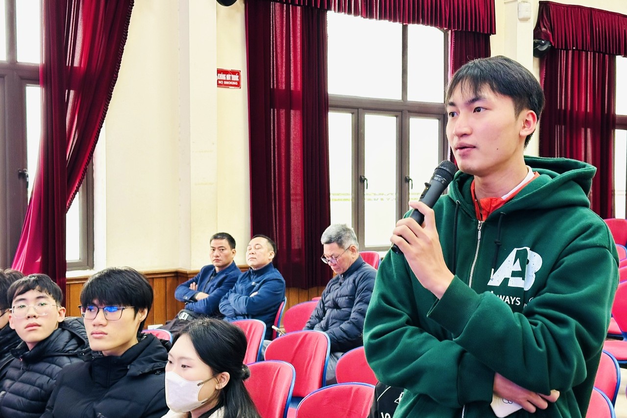 Trường Điện – Điện tử tổ chức Hội nghị Lớp trưởng – Bí thư Chi đoàn năm học 2025–2026