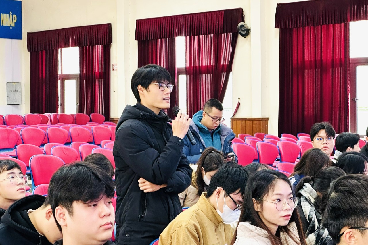 Trường Điện – Điện tử tổ chức Hội nghị Lớp trưởng – Bí thư Chi đoàn năm học 2025–2026