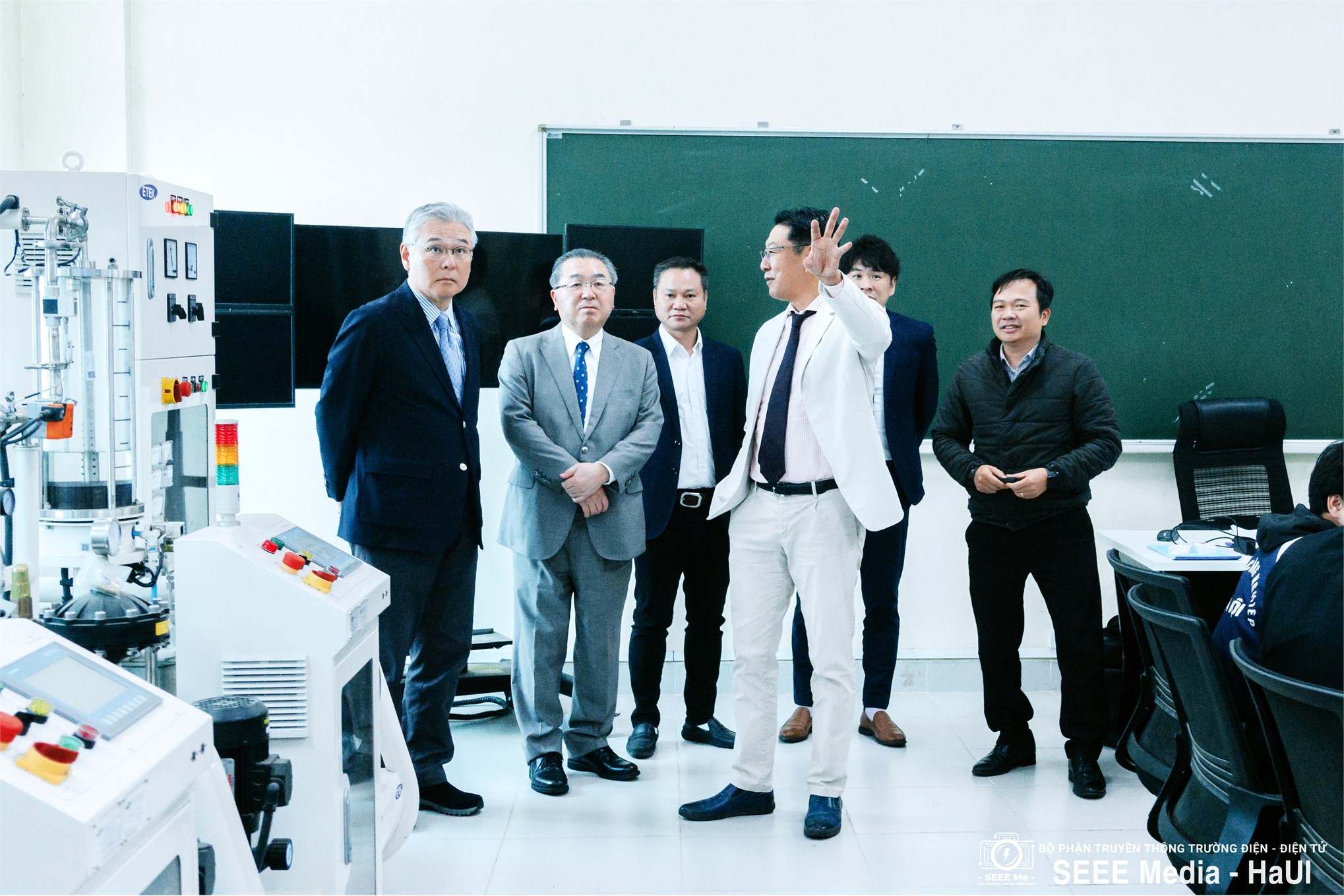 Trường Điện – Điện tử ký Biên bản ghi nhớ hợp tác với Công ty TK Techno Service (Nhật Bản)