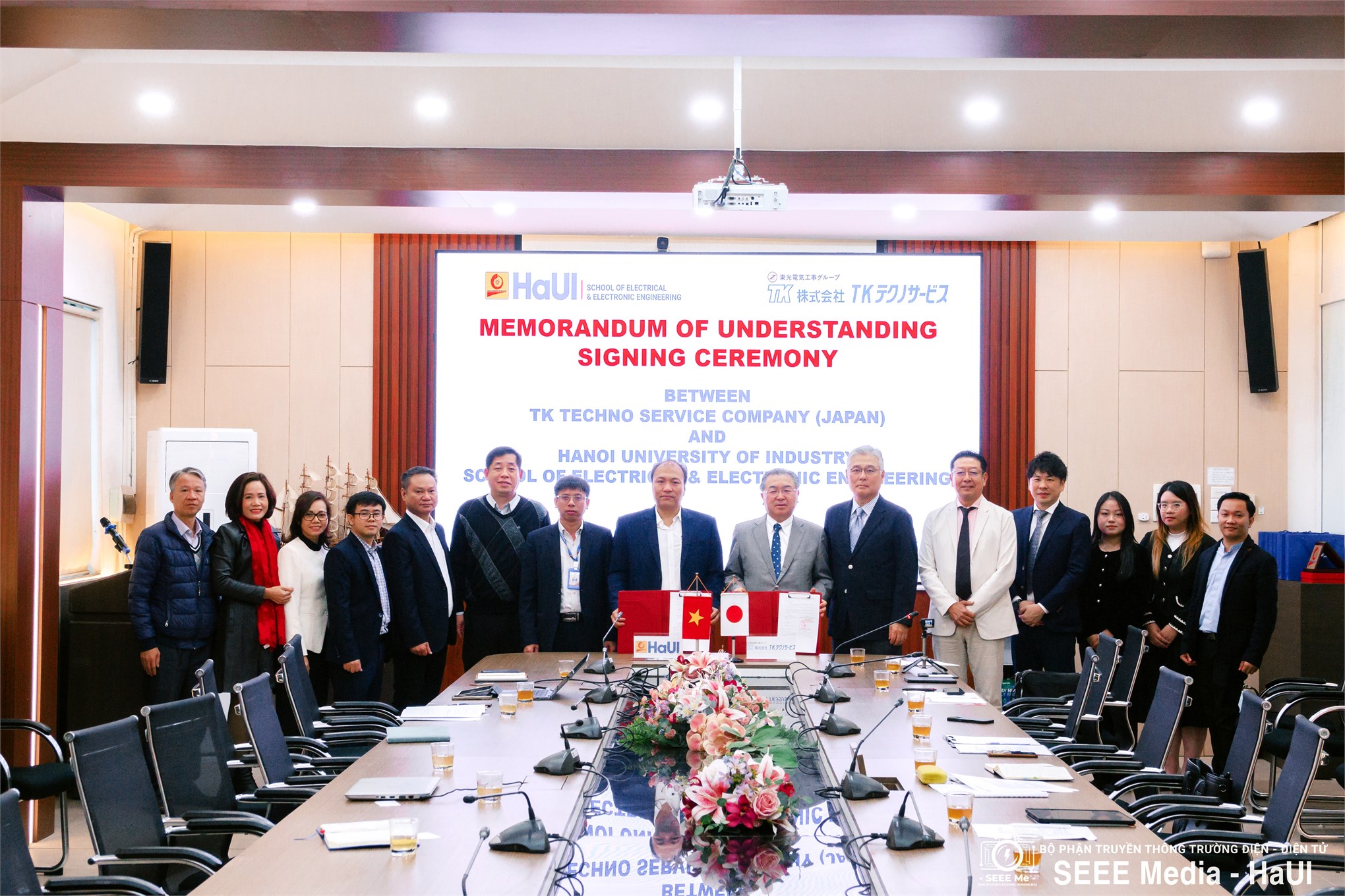 Trường Điện – Điện tử ký Biên bản ghi nhớ hợp tác với Công ty TK Techno Service (Nhật Bản)