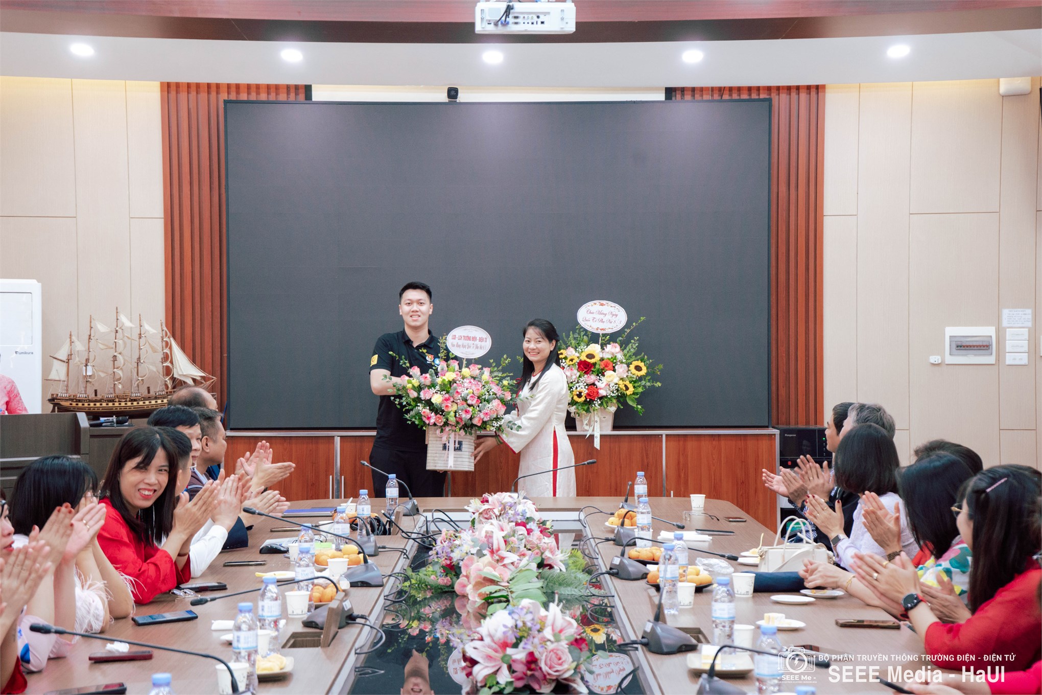 Tọa đàm kỷ niệm Ngày Quốc tế Phụ nữ 08/3: Tôn vinh những đóa hoa của SEEE
