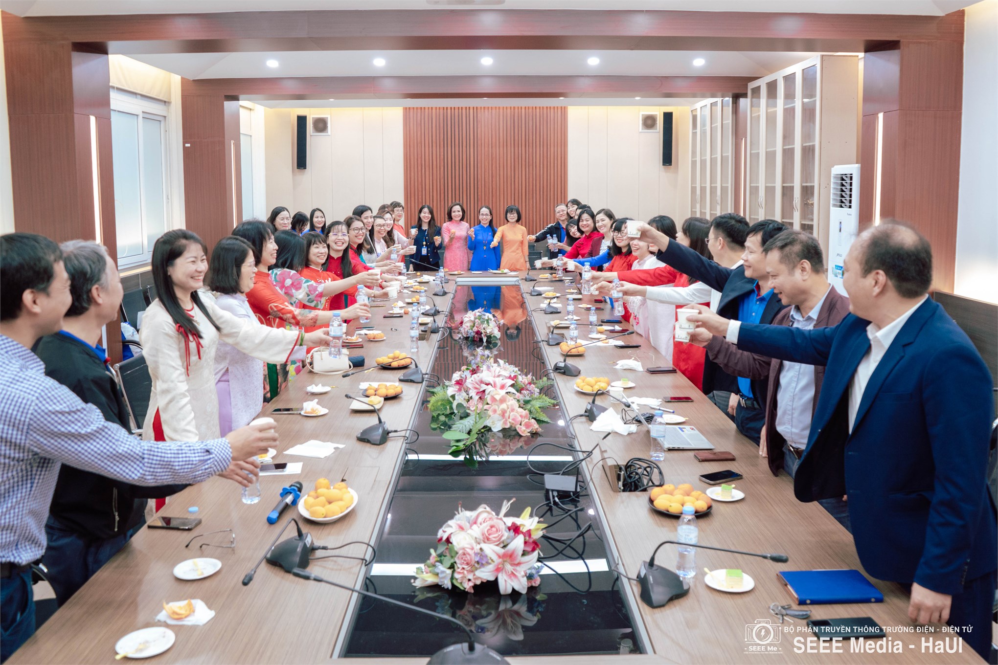 Tọa đàm kỷ niệm Ngày Quốc tế Phụ nữ 08/3: Tôn vinh những đóa hoa của SEEE