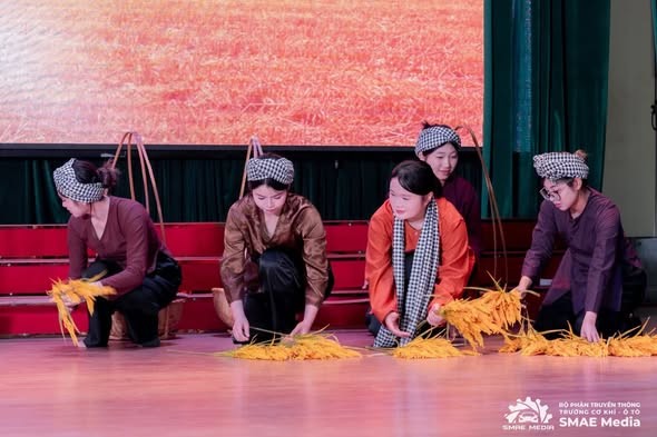 Đội thi Trường Điện – Điện tử lọt vào chung kết cuộc thi “Lý luận trẻ HaUI”