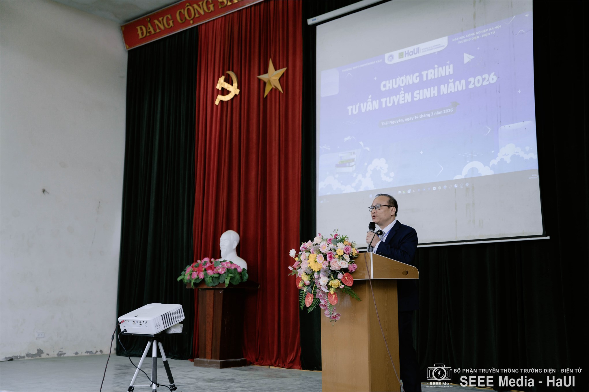 Tư vấn tuyển sinh 2026 gắn với trải nghiệm STEM: Trường Điện – Điện tử đồng hành cùng học sinh Bắc Kạn