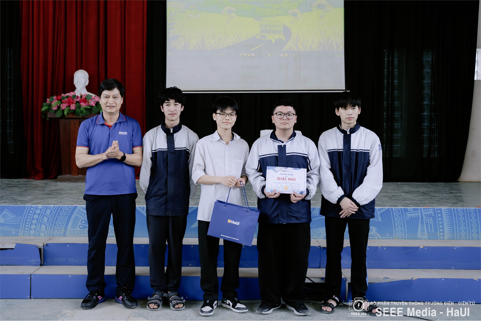 Tư vấn tuyển sinh 2026 gắn với trải nghiệm STEM: Trường Điện – Điện tử đồng hành cùng học sinh Bắc Kạn