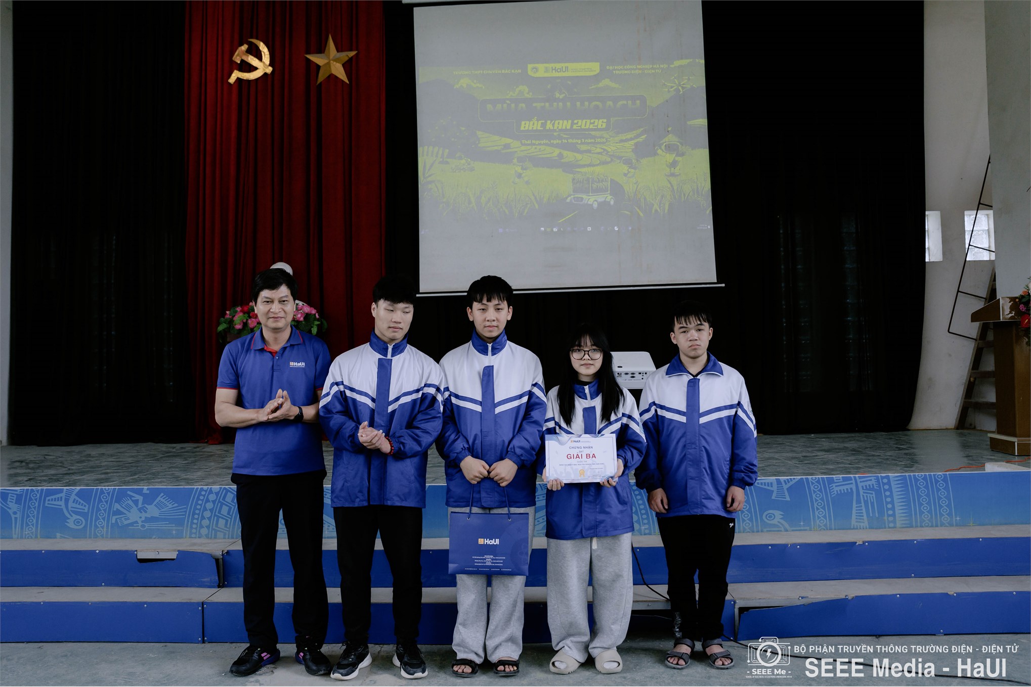 Tư vấn tuyển sinh 2026 gắn với trải nghiệm STEM: Trường Điện – Điện tử đồng hành cùng học sinh Bắc Kạn