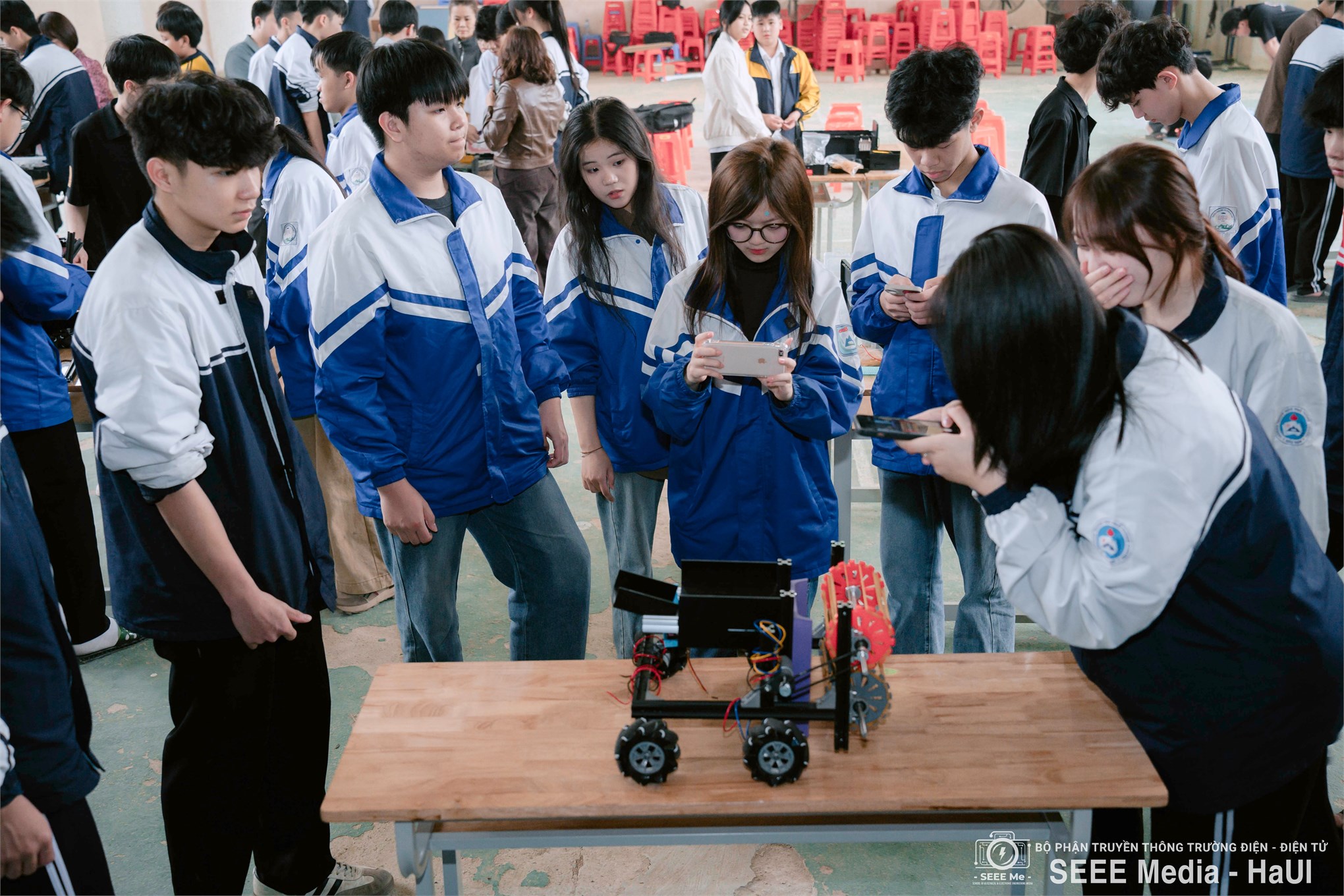 Tư vấn tuyển sinh 2026 gắn với trải nghiệm STEM: Trường Điện – Điện tử đồng hành cùng học sinh Bắc Kạn