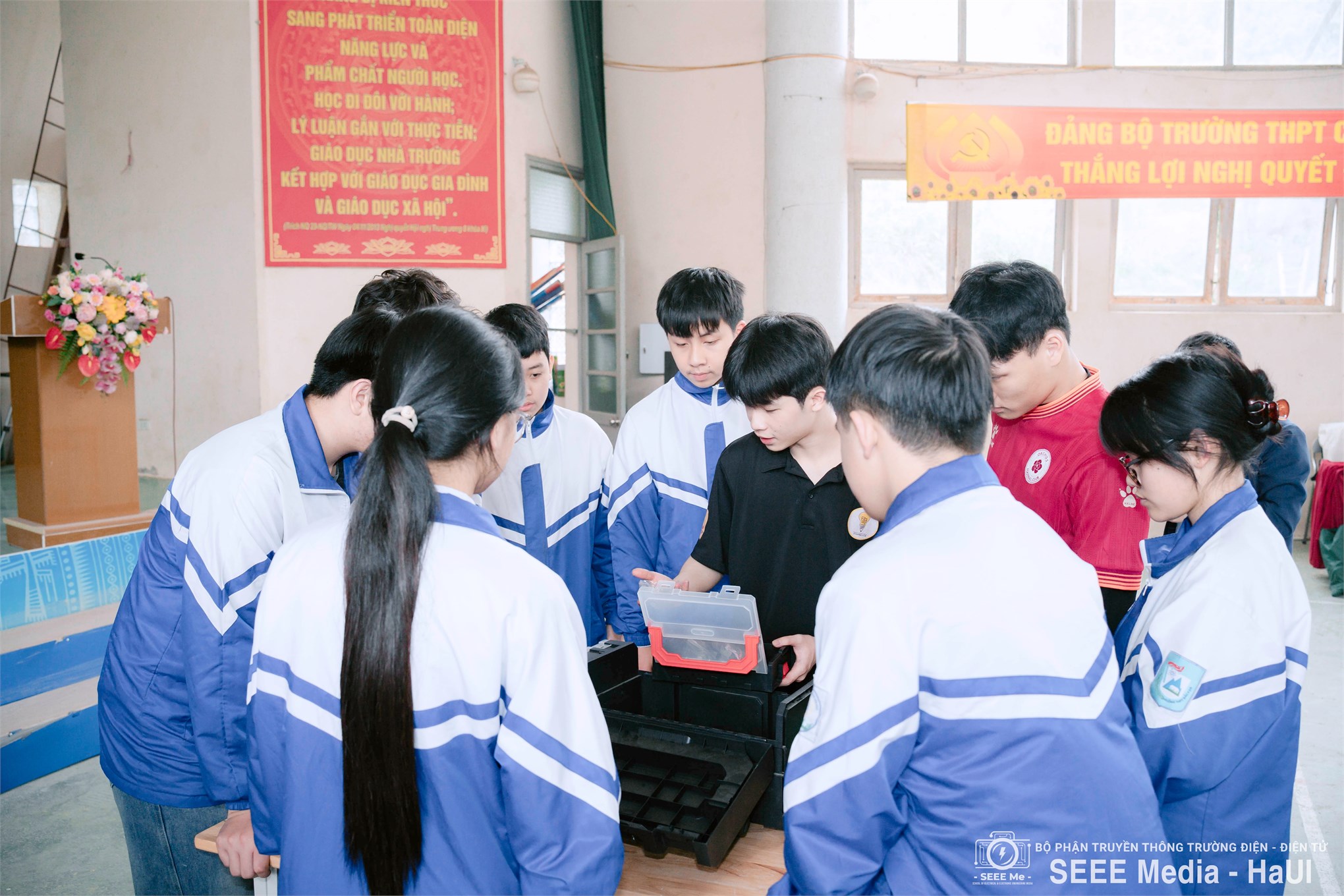 Tư vấn tuyển sinh 2026 gắn với trải nghiệm STEM: Trường Điện – Điện tử đồng hành cùng học sinh Bắc Kạn