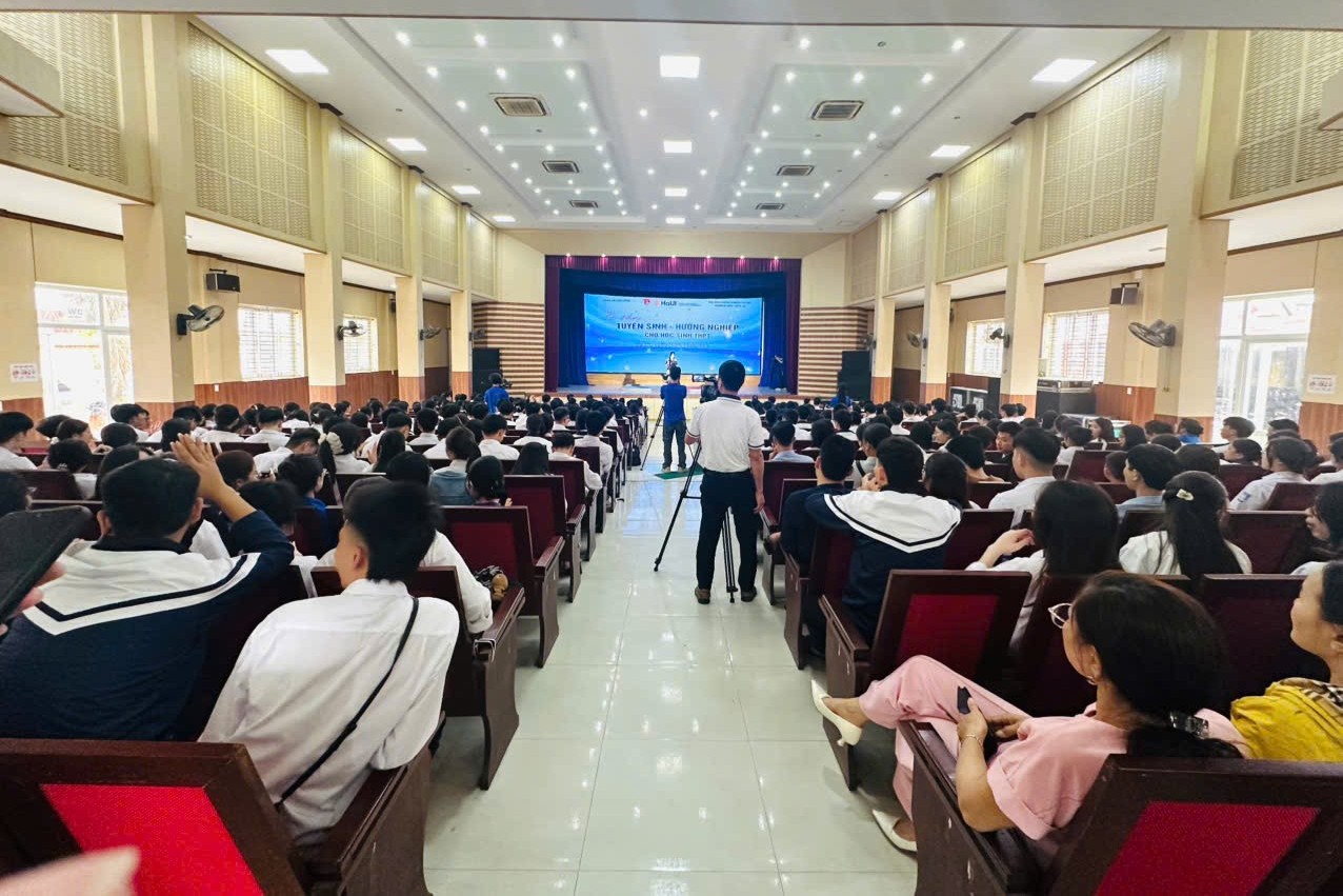 Tư vấn tuyển sinh - hướng nghiệp 2026 gắn với Hoạt động Trải nghiệm Robot mini “Hành trình ngọc biển - Hải Phòng 2026”