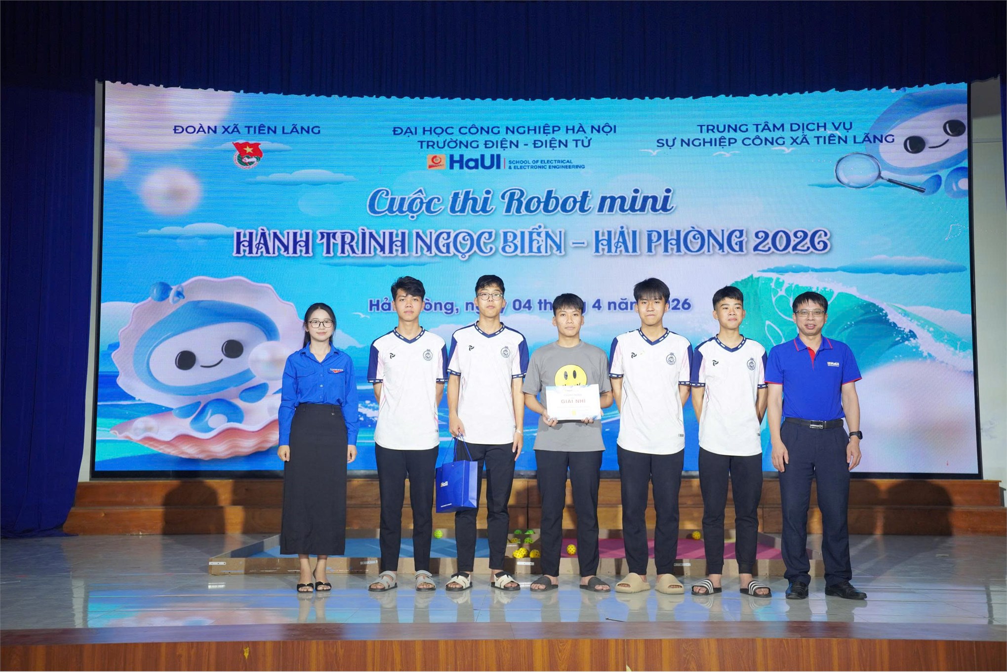 Tư vấn tuyển sinh - hướng nghiệp 2026 gắn với Hoạt động Trải nghiệm Robot mini “Hành trình ngọc biển - Hải Phòng 2026”