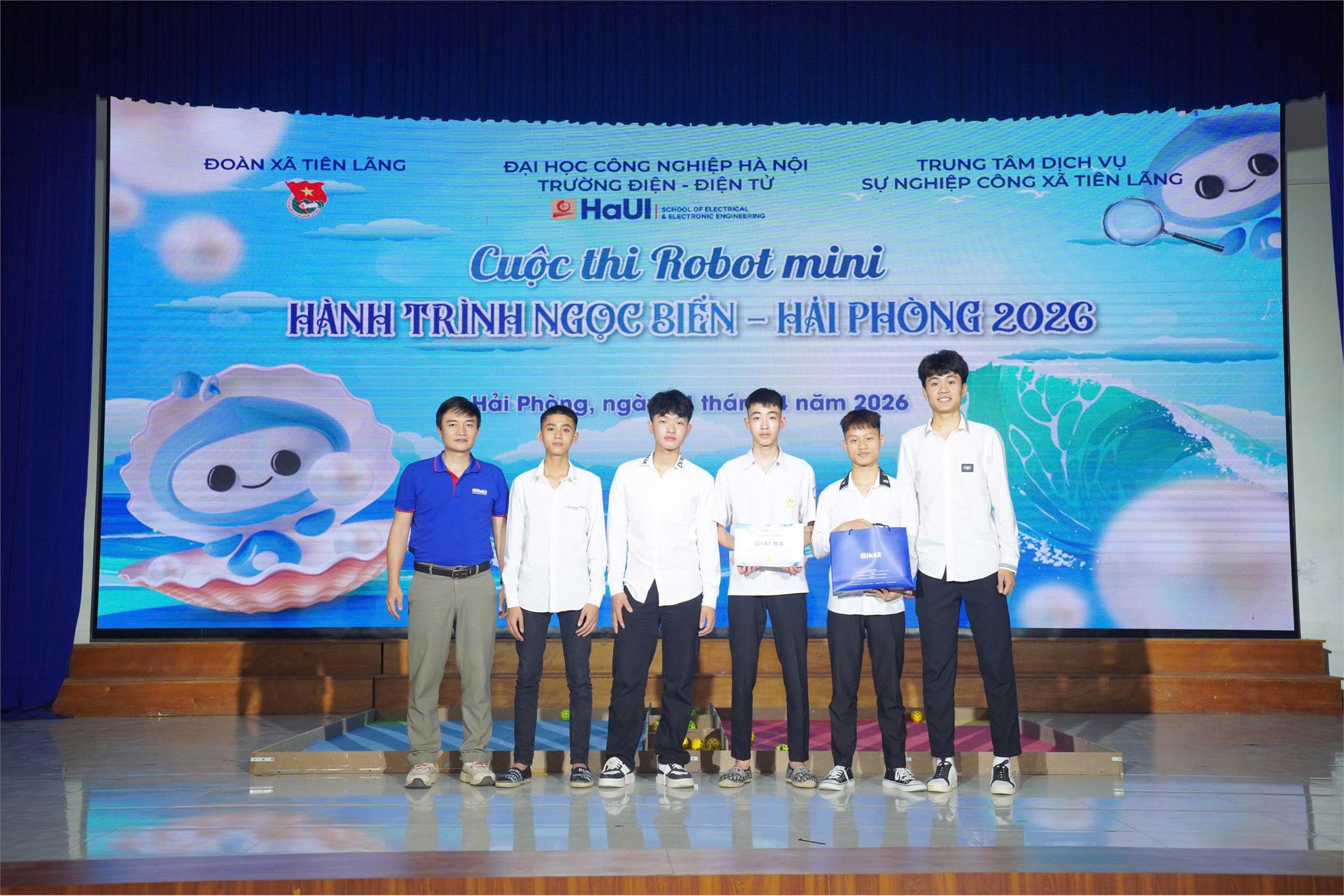 Tư vấn tuyển sinh - hướng nghiệp 2026 gắn với Hoạt động Trải nghiệm Robot mini “Hành trình ngọc biển - Hải Phòng 2026”