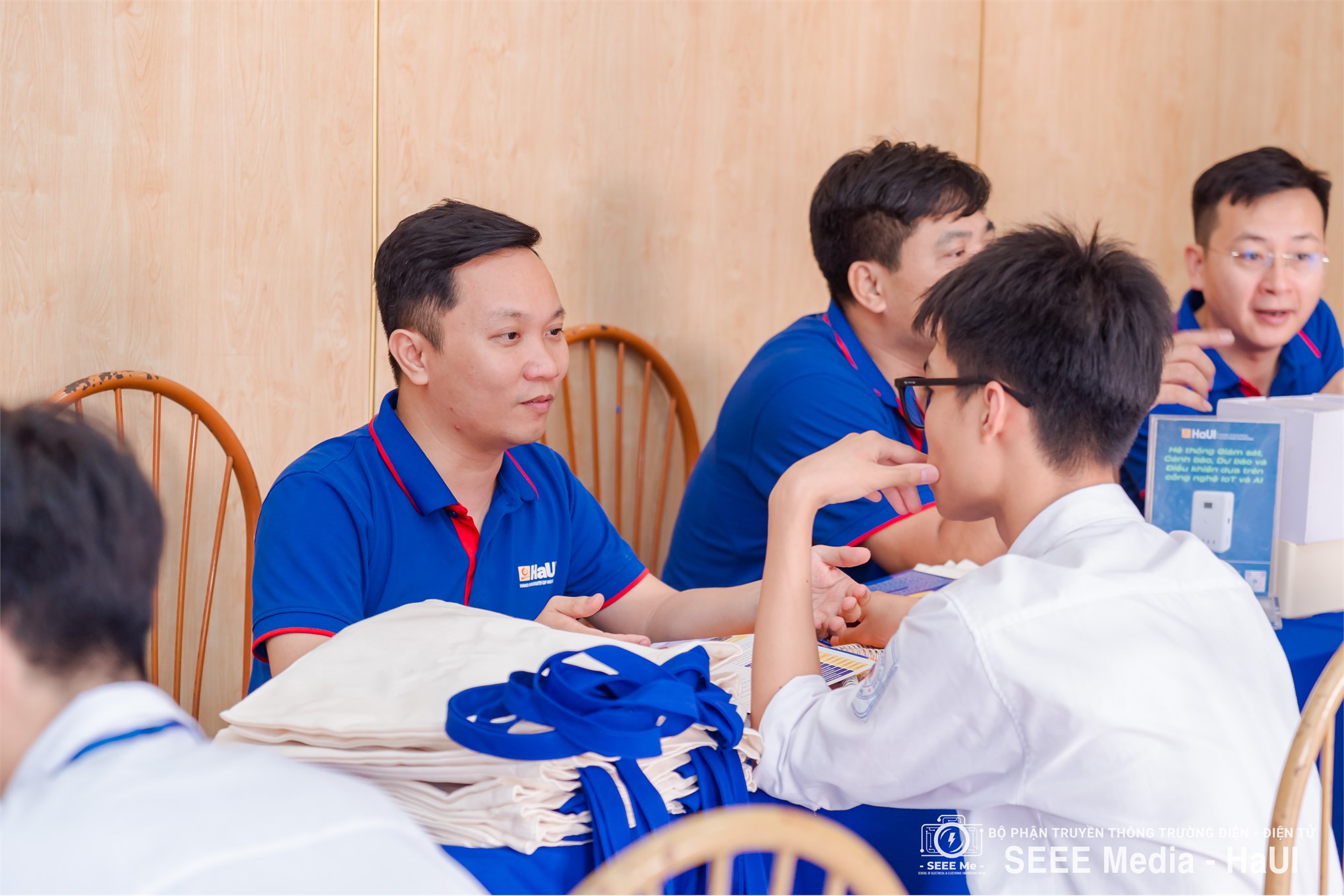 Tư vấn tuyển sinh - hướng nghiệp 2026 gắn với Hoạt động Trải nghiệm Robot mini “Hành trình ngọc biển - Hải Phòng 2026”