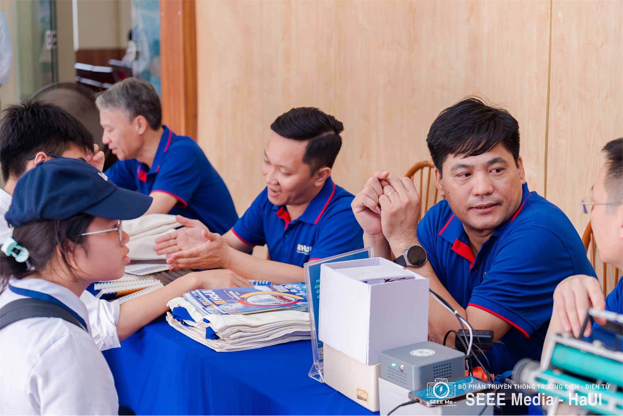 Tư vấn tuyển sinh - hướng nghiệp 2026 gắn với Hoạt động Trải nghiệm Robot mini “Hành trình ngọc biển - Hải Phòng 2026”