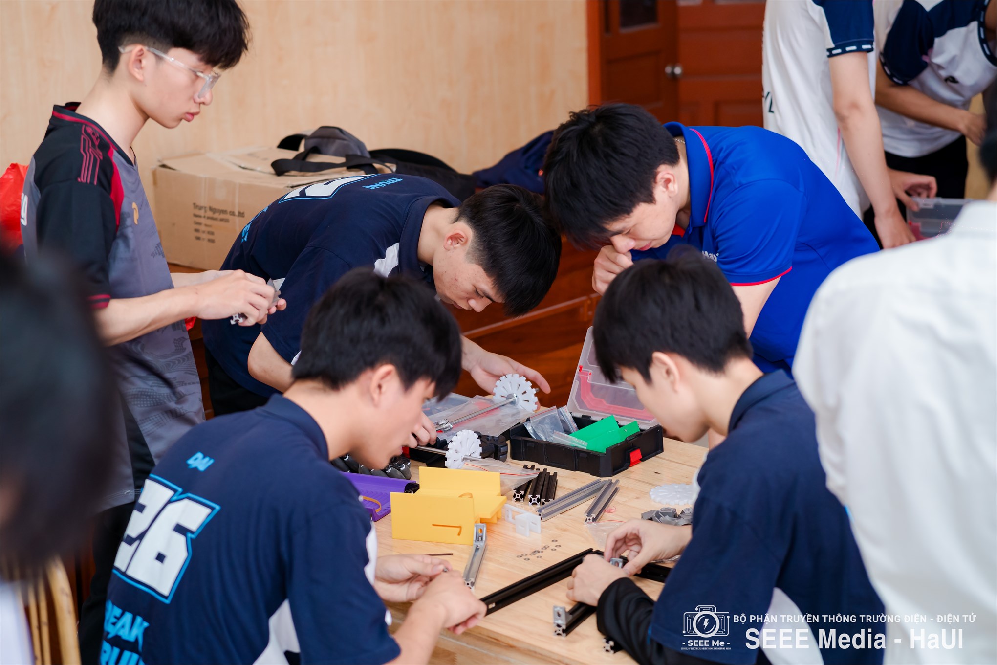 Tư vấn tuyển sinh - hướng nghiệp 2026 gắn với Hoạt động Trải nghiệm Robot mini “Hành trình ngọc biển - Hải Phòng 2026”