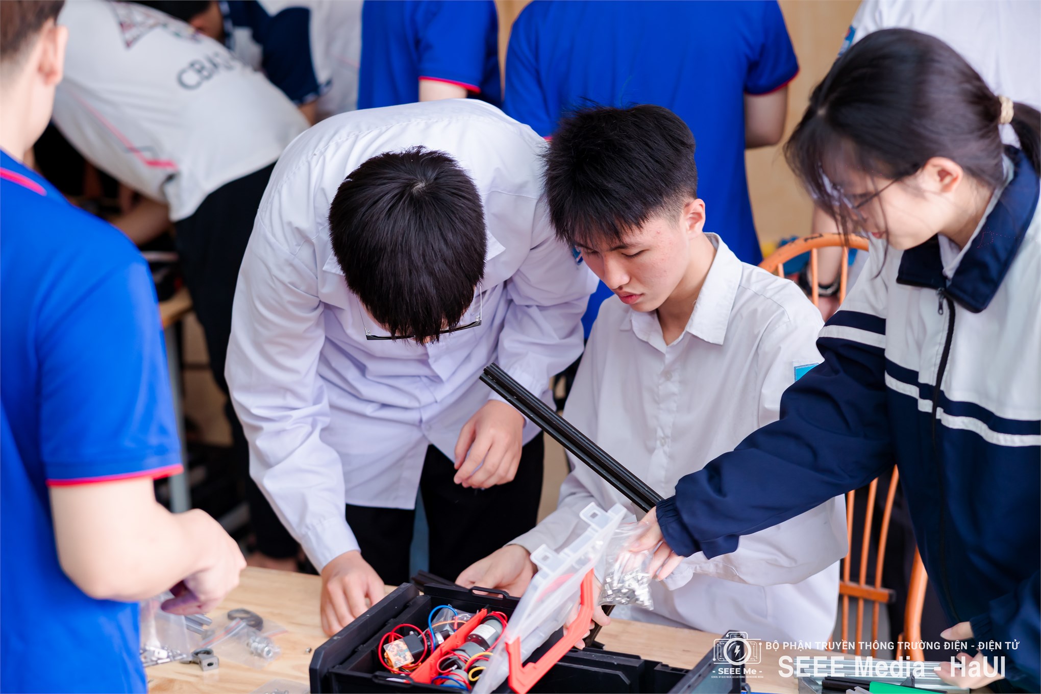 Tư vấn tuyển sinh - hướng nghiệp 2026 gắn với Hoạt động Trải nghiệm Robot mini “Hành trình ngọc biển - Hải Phòng 2026”