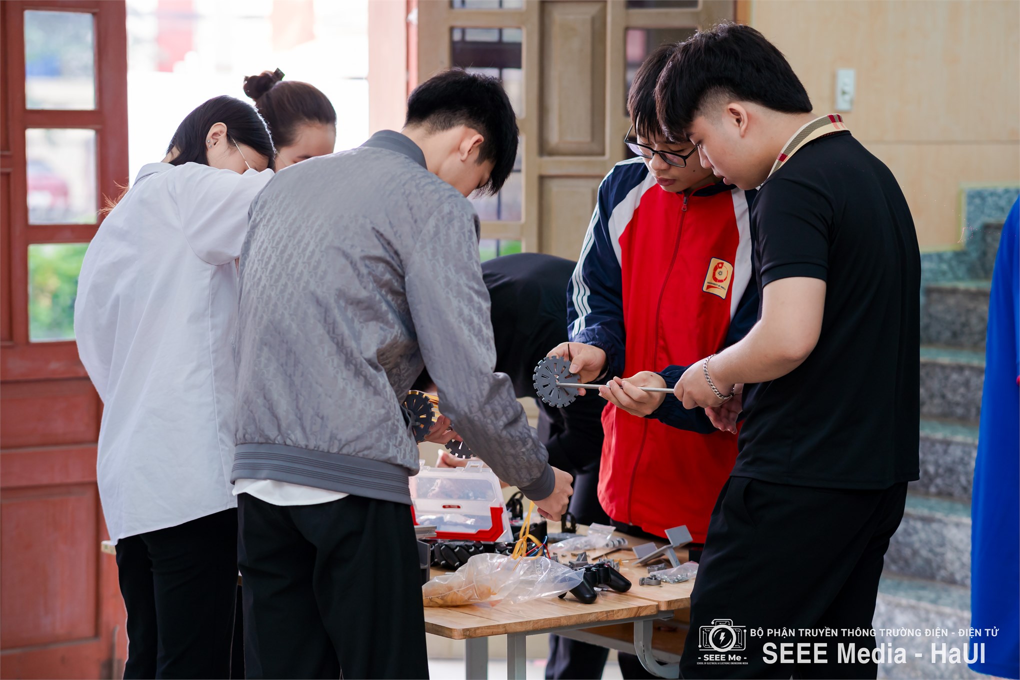 Tư vấn tuyển sinh - hướng nghiệp 2026 gắn với Hoạt động Trải nghiệm Robot mini “Hành trình ngọc biển - Hải Phòng 2026”