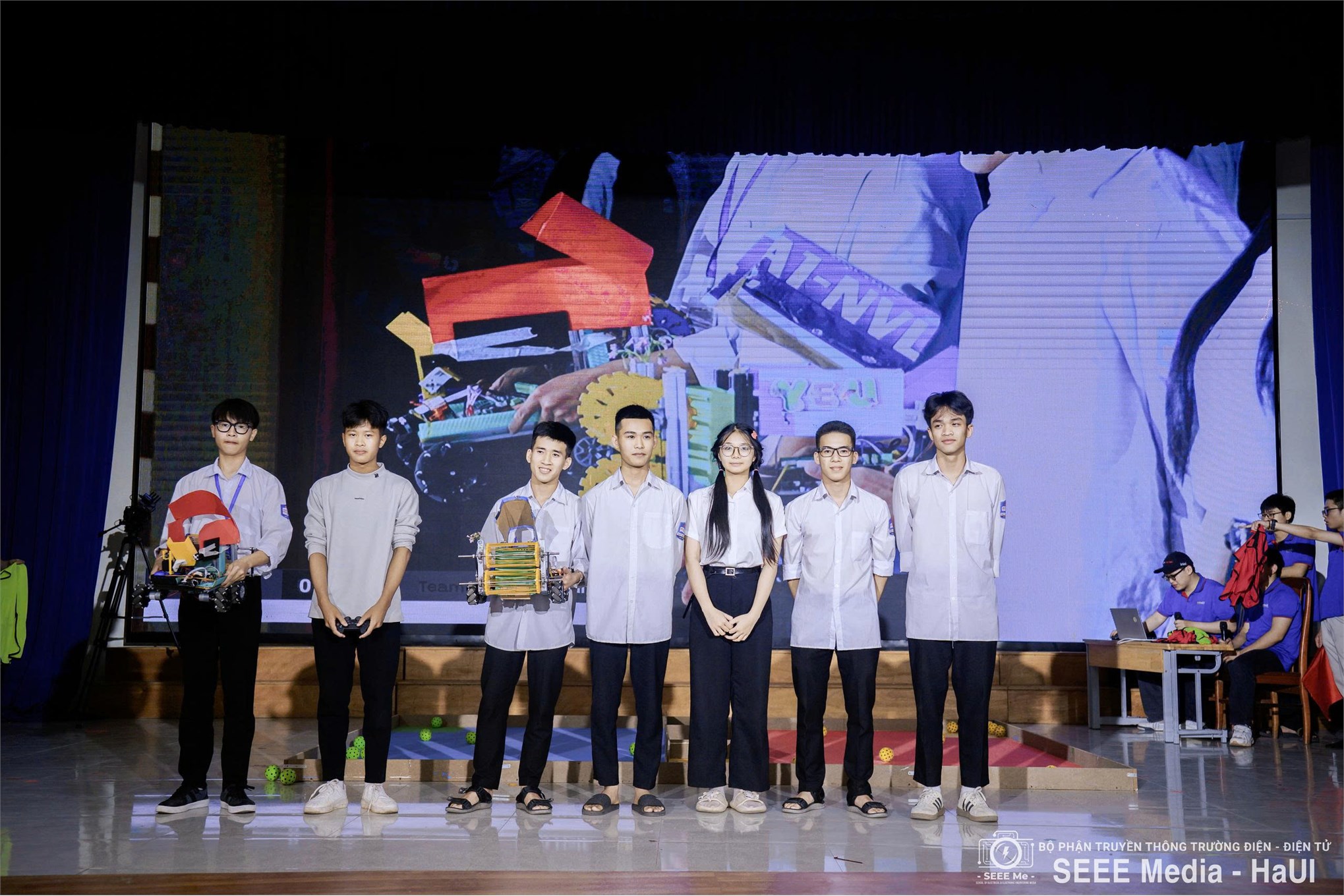 Tư vấn tuyển sinh - hướng nghiệp 2026 gắn với Hoạt động Trải nghiệm Robot mini “Hành trình ngọc biển - Hải Phòng 2026”