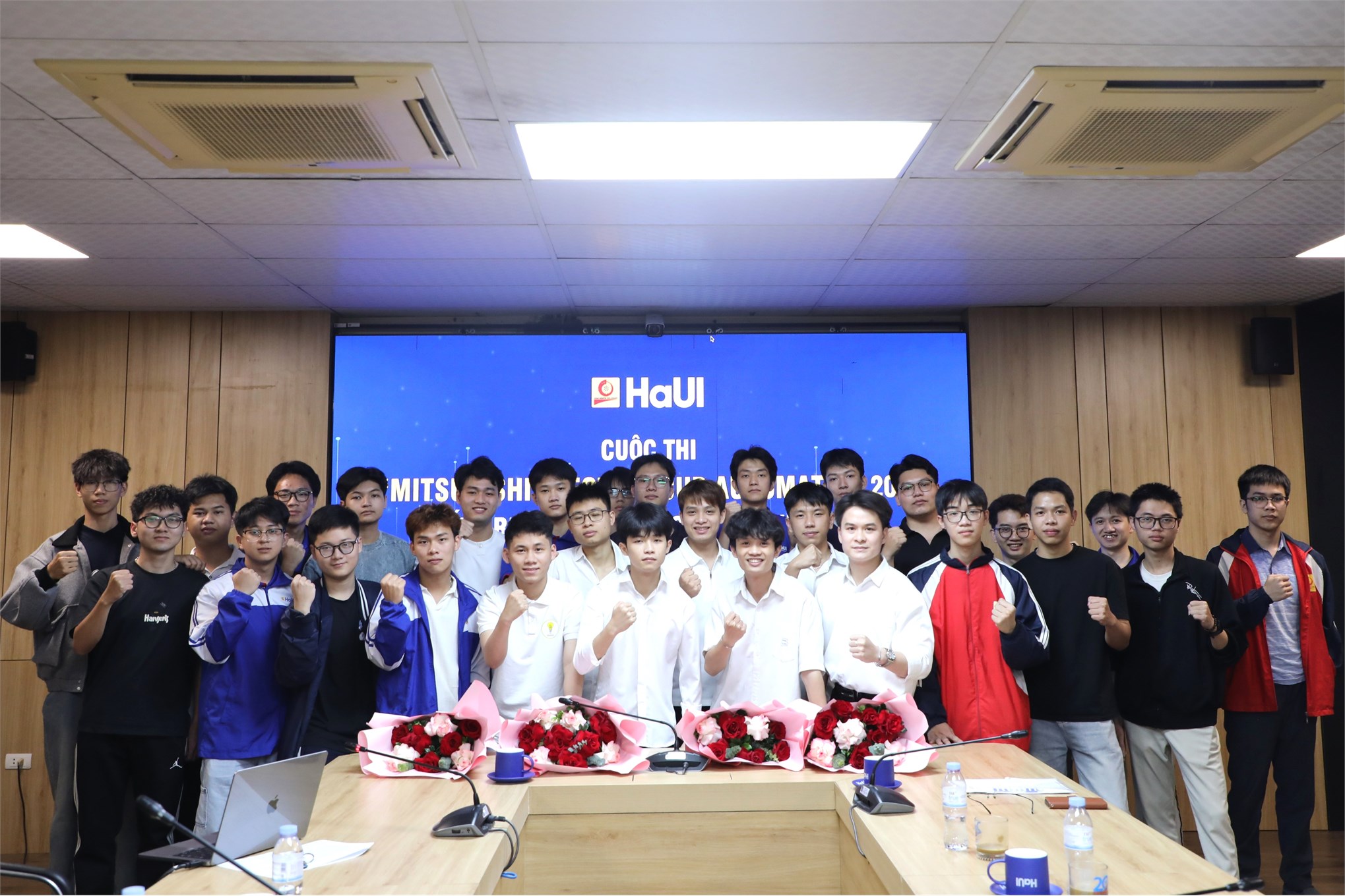 SEEE-SPEAR xuất sắc giành Giải Nhất tại MECA 2026 – khẳng định năng lực sinh viên Trường Điện – Điện tử