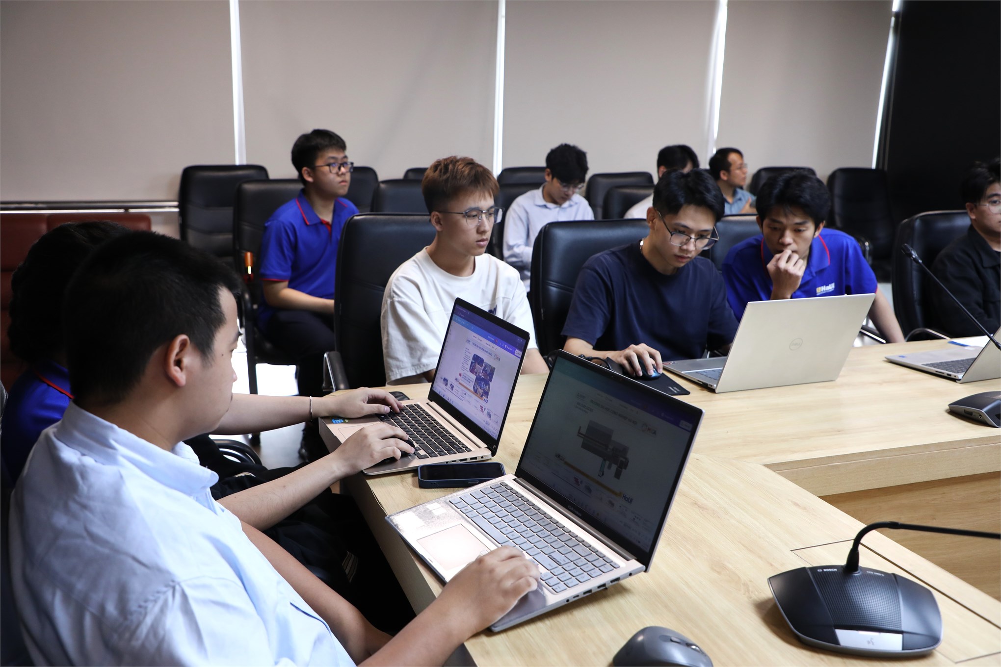 SEEE-SPEAR xuất sắc giành Giải Nhất tại MECA 2026 – khẳng định năng lực sinh viên Trường Điện – Điện tử