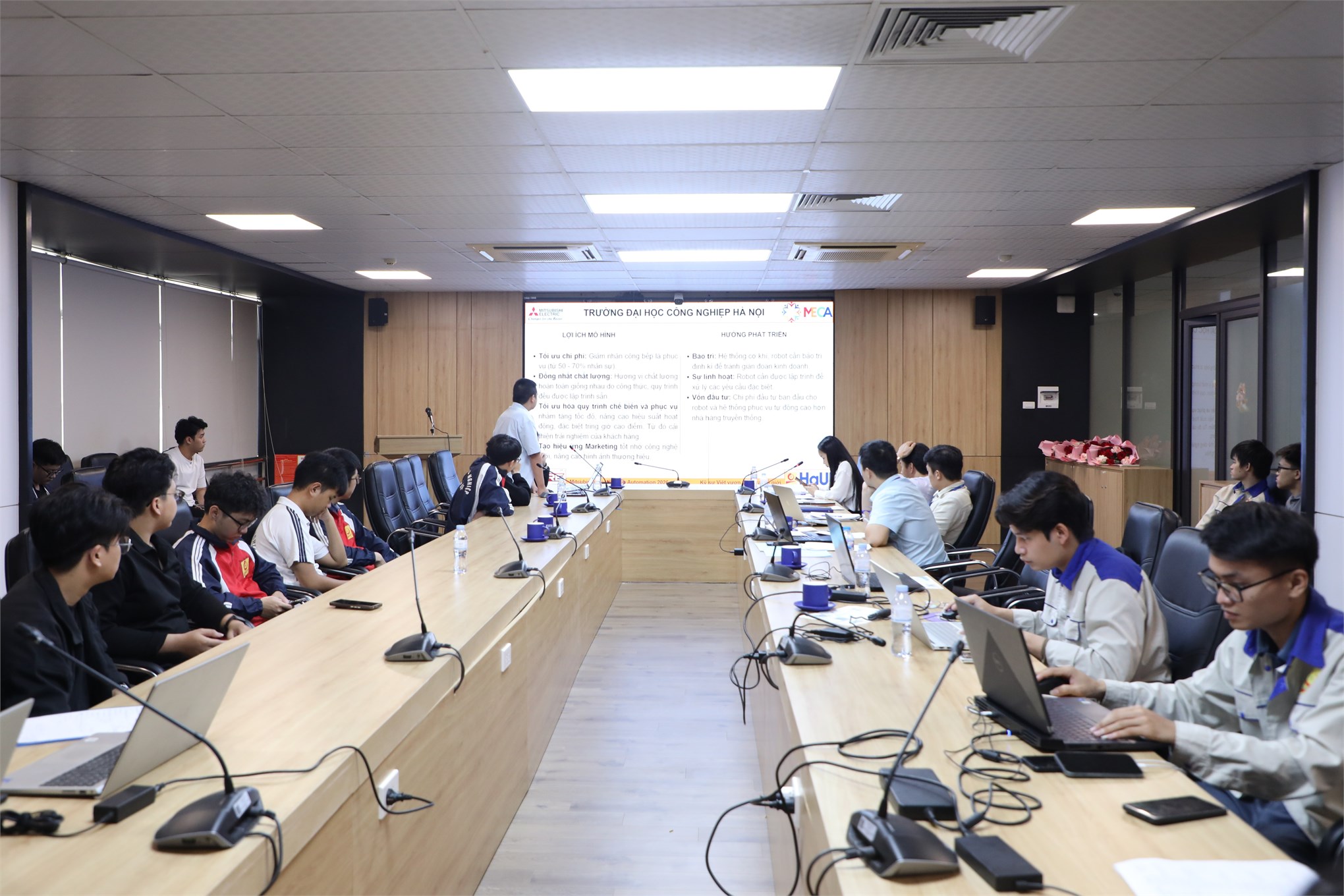 SEEE-SPEAR xuất sắc giành Giải Nhất tại MECA 2026 – khẳng định năng lực sinh viên Trường Điện – Điện tử