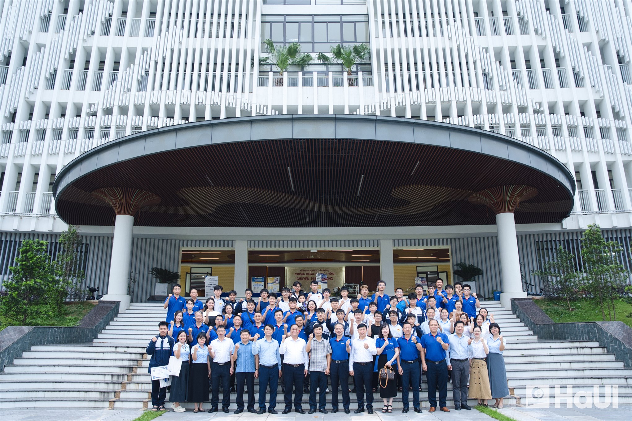 Trường Điện - Điện tử khẳng định dấu ấn công nghệ trong hành trình phục vụ cộng đồng và tư vấn tuyển sinh của HaUI tại Phú Thọ