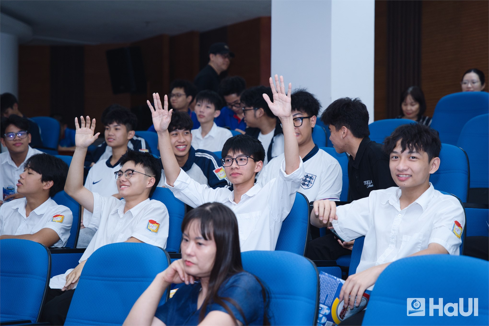 Trường Điện - Điện tử khẳng định dấu ấn công nghệ trong hành trình phục vụ cộng đồng và tư vấn tuyển sinh của HaUI tại Phú Thọ