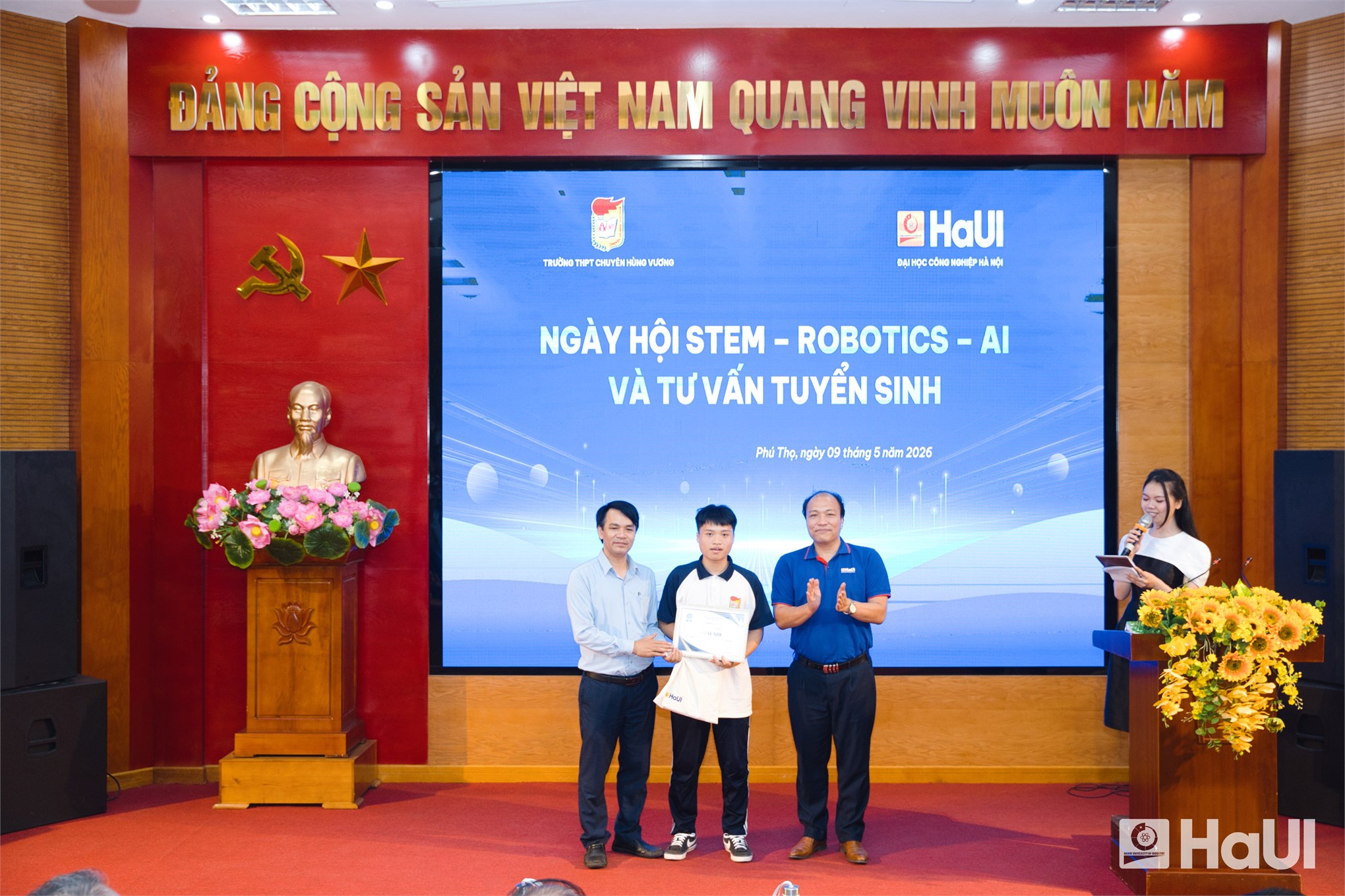Trường Điện - Điện tử khẳng định dấu ấn công nghệ trong hành trình phục vụ cộng đồng và tư vấn tuyển sinh của HaUI tại Phú Thọ