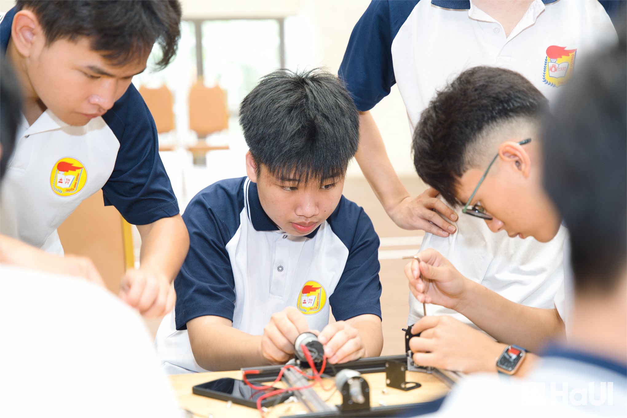 Trường Điện - Điện tử khẳng định dấu ấn công nghệ trong hành trình phục vụ cộng đồng và tư vấn tuyển sinh của HaUI tại Phú Thọ